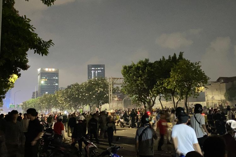 Demo Jakarta Berlanjut, Massa Desak Pembubaran DPR
