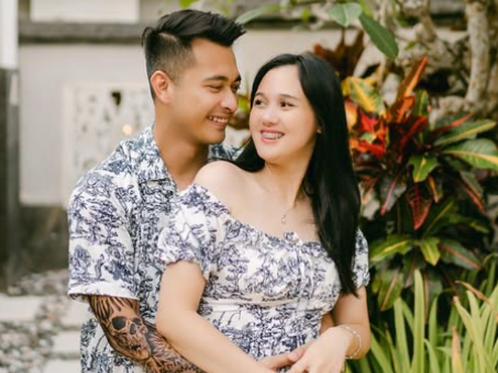 Meiza Menggungat Cerai Eza